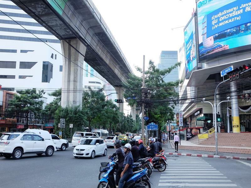 Hom Hostel & Cooking Club Bangkok Esterno foto