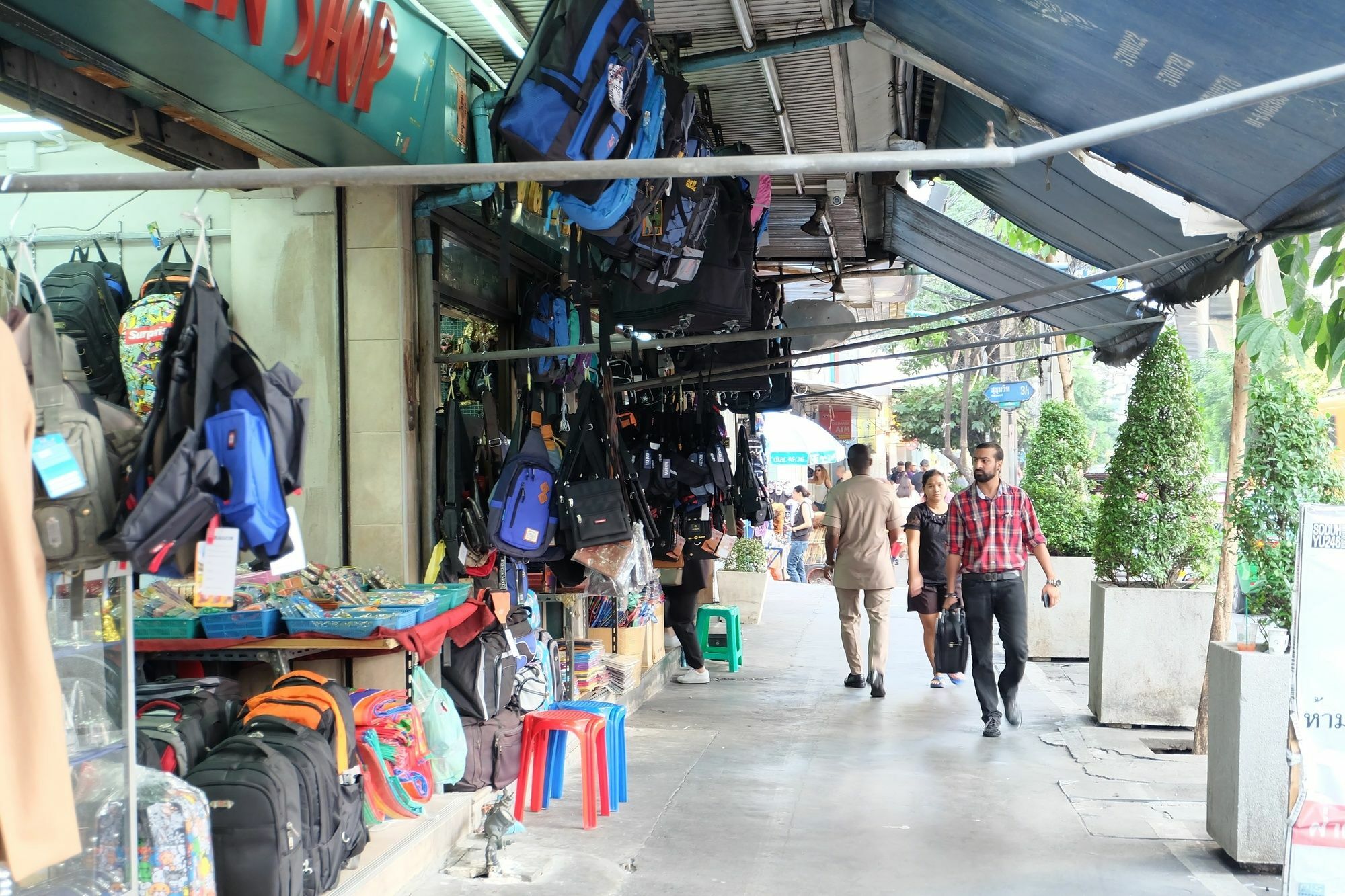 Hom Hostel & Cooking Club Bangkok Esterno foto